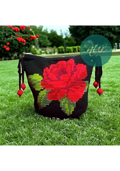 Kırmızı Gül'ün Alı Var Temalı Wayuu Tarzda Çanta Çok  Renkli