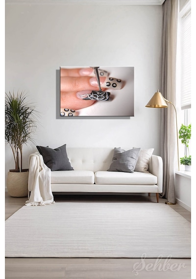 Kare Formda Uzun Bir Tırnakta Tırnak Bakımı Süslemesi Nail Art Yatay Kanvas Tablo 4373 Çok Renkli