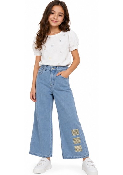 Irem Kız Çocuk Beli Lastikli Geniş Paça Model Fermuar Kapamalı Sol Paça Nakış İşlemeli Likrasız Mavi Renk Kot Pantolon Irem Kız Çocuk Beli Lastikli Geniş Paça Model Fermuar Kapamalı Sol Paça Nakış İşlemeli Likrasız Mavi Renk Kot Pantolon
