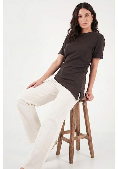 Lela Pamuklu Yanı Büzgülü Asimetrik Kesim Bisiklet Yaka T Shirt Bayan T Shirt 5867017 Kahve