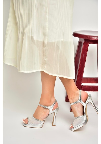 Fox Shoes U569921409 Gümüş File Detaylı Kalın Topuklu Abiye Ayakkabı Gümüş