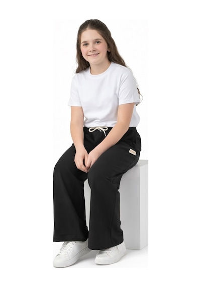 İrem Çocuk Giyim Kız Çocuk Geniş Paça Model Beli Lastik İp Bağlamalı Armalı Cepli Siyah Renk Eşofman Altı Siyah