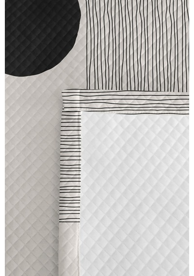 Siyah Geometrik Genç Odası Tek Kişilik Pike Takımı - Modern Çizgili 160x220 Cm Kapitone Yatak Örtüsü Kremamsı Halı Parıltısı Siyah Geometrik Genç Odası Tek Kişilik Pike Takımı - Modern Çizgili 160x220 Cm Kapitone Yatak Örtüsü Kremamsı Halı Parıltısı