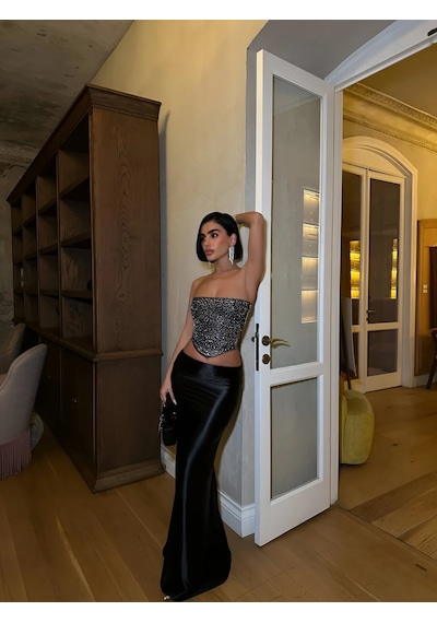Havens Kristal Taşlı Büstiyer & Saten Etek Takım Siyah Havens Kristal Taşlı Büstiyer & Saten Etek Takım Siyah