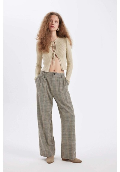 Defacto Slim Fit Dar Kesim Bisiklet Yaka Bağcıklı Basic Düz Triko Hırka D4626AX24AUER103 Ekru