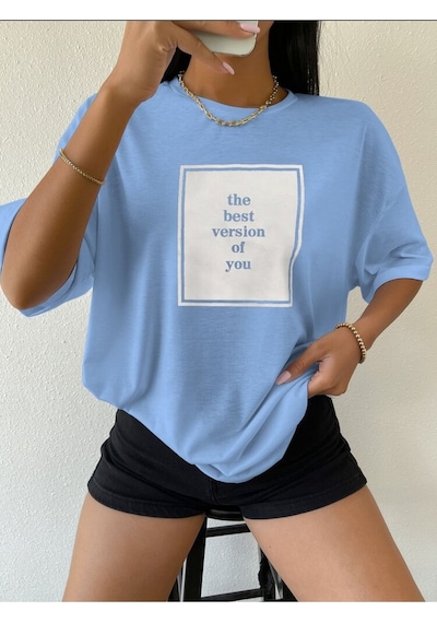 Sepette 6 Ve Üzeri Alımlarda 1 Tişört Hediyedir - Unisex Mane Baskılı Tshirt SIYAH Sepette 6 Ve Üzeri Alımlarda 1 Tişört Hediyedir - Unisex Mane Baskılı Tshirt SIYAH