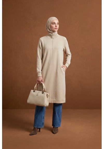 Armine Trend Yarım Fermuarlı Dik Yaka Uzun Kollu Rahat Kesim Basic Uzun Tunik 107 Cm Boy Bej 26kt456 Armine Trend Yarım Fermuarlı Dik Yaka Uzun Kollu Rahat Kesim Basic Uzun Tunik 107 Cm Boy Bej 26kt456