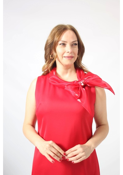 Moda Berray 986 Kırmızı Yakası Organze Fiyonk Broşlu Saten Kısa Büyük Beden Elbise Kırmızı Moda Berray 986 Kırmızı Yakası Organze Fiyonk Broşlu Saten Kısa Büyük Beden Elbise Kırmızı