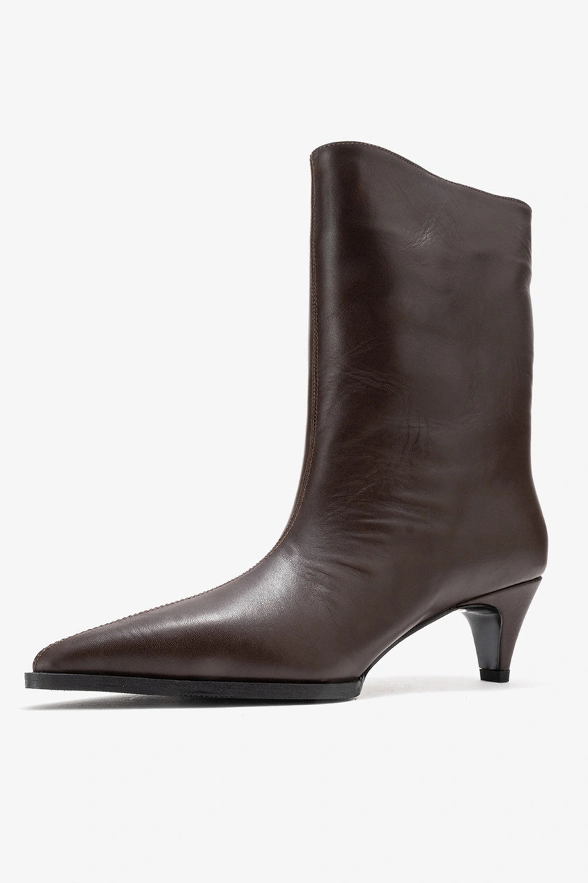 Luvishoes Luvi Shoes Aleo Kahverengi Cilt Hakiki Deri Sivri Burunlu Kadın Kısa Topuklu Bot Kahverengi Deri Luvishoes Luvi Shoes Aleo Kahverengi Cilt Hakiki Deri Sivri Burunlu Kadın Kısa Topuklu Bot Kahverengi Deri