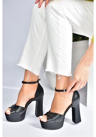 Fox Shoes Siyah Deri Platform Kalın Topuklu Ayakkabı M34820