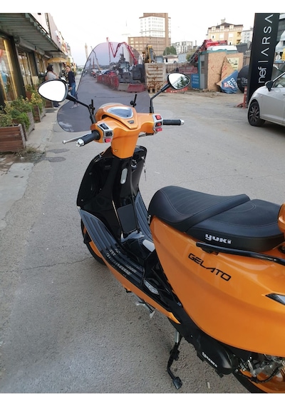 Motocam Yuki Gelato 125 Ön Cam 2023-2026 Model 43cm Füme Renkli 4mm Aparatsız