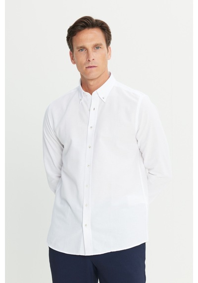 Erkek Beyaz Slim Fit Dar Kesim Düğmeli Yaka Pamuklu Gömlek Beyaz Erkek Beyaz Slim Fit Dar Kesim Düğmeli Yaka Pamuklu Gömlek Beyaz