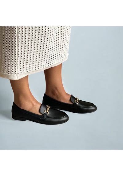 Ne&ve Shoes Siyah Hakiki Deri Gold Zincir Aksesuarlı Kadın Loafer Ayakkabı