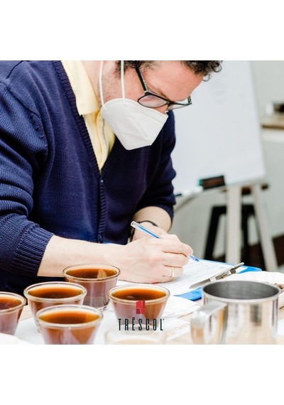 Keja Kenya Kahvesi French Press İçin Öğütülmüş, 1000 Gr Çok Renkli