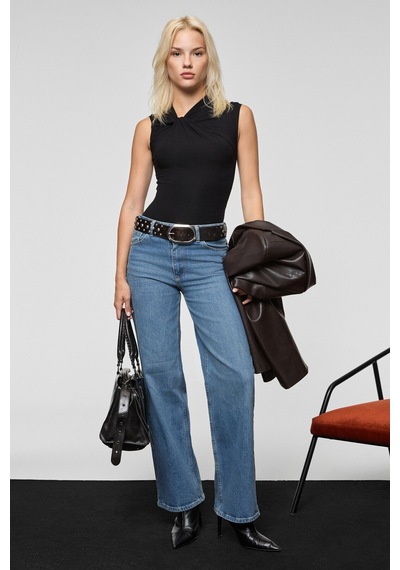 Grımelange Orılenna Kadın Önü Düğüm Detaylı Vücudu Saran Sıfır Kollu Slim Fit Siyah Bluz Siyah