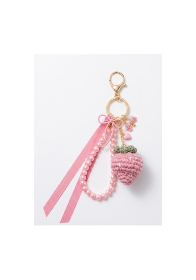 Pembe Çilek Çanta Aksesuarı Ve İncili Anahtarlık Amigurumi Altın