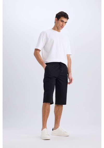 DeFacto Slim Fit Dar Kesim Kargo Cepli Basic Düz Kapri Şort T4693AZ25SMBK81