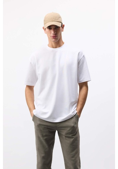 DeFacto Oversize Geniş Kalıp Ütü Gerektirmeyen Bisiklet Yaka Kısa Kollu Basic Düz Ağır Kumaş Beyaz Tişört X3926AZ25SPWT34 DeFacto Oversize Geniş Kalıp Ütü Gerektirmeyen Bisiklet Yaka Kısa Kollu Basic Düz Ağır Kumaş Beyaz Tişört X3926AZ25SPWT34