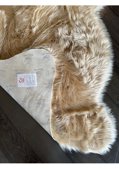 A Post Camel Yumuşak Dokulu Peluş Halı Tek Kafa Post