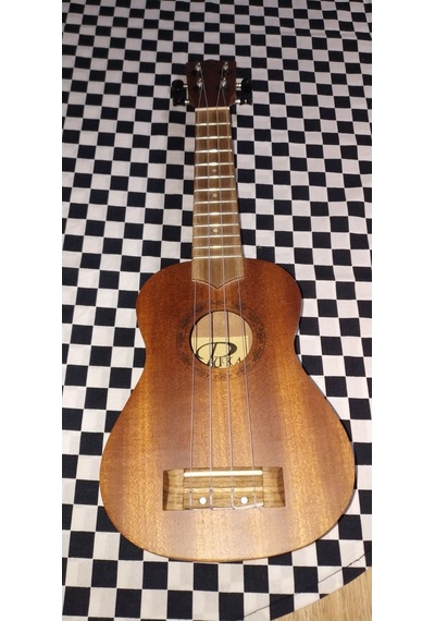 Puka Pk-100 Maun Ağacı Soprano Ukulele-Kılıf Puka Pk-100 Maun Ağacı Soprano Ukulele-Kılıf