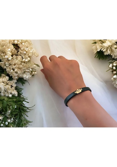 Archin N Harfine Özel Taç Figürlü 14 Ayar Altın Plakalı Koyu Yeşil Derili Hediye Bileklik-639harf N Archin N Harfine Özel Taç Figürlü 14 Ayar Altın Plakalı Koyu Yeşil Derili Hediye Bileklik-639harf N
