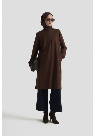 Armine Trend Yarım Fermuarlı Dik Yaka Uzun Kollu Rahat Kesim Basic Uzun Tunik 107 Cm Boy Kahverengi 26kt456