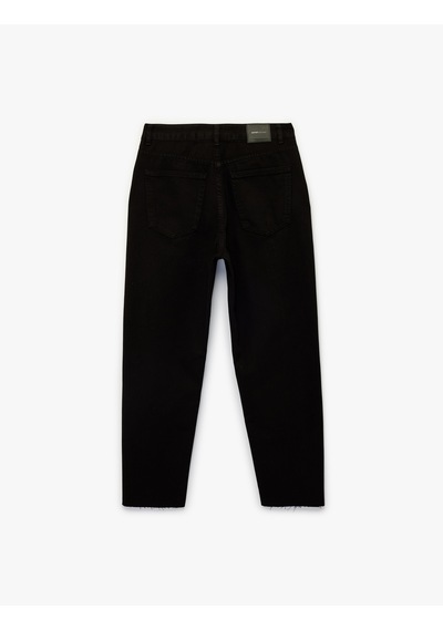 Koton Yüksek Bel Cepli Düğmeli Pamuklu Düz Paça Denim Pantolon - Mom Slim Jean Siyah 6sal40075mw Siyah Koton Yüksek Bel Cepli Düğmeli Pamuklu Düz Paça Denim Pantolon - Mom Slim Jean Siyah 6sal40075mw Siyah