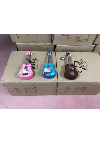 Resimli Soprano Boy Gül Klavye Ve Eşikli Ukulele Gitarlar