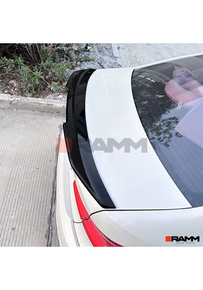 Bmw G20 Bagaj Stil Spoileri Parlak Siyah