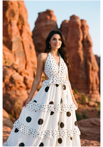 Fashion Cocktail Pretty Woman Sırt Bağlamalı Dokulu Kumaş Nostaljik Retro Vintage Puanlı Puantiyeli Dalgalı Astarlı Sırt Dekolteli Şifon Uzun Elbise Beyaz Fashion Cocktail Pretty Woman Sırt Bağlamalı Dokulu Kumaş Nostaljik Retro Vintage Puanlı Puantiyeli Dalgalı Astarlı Sırt Dekolteli Şifon Uzun Elbise Beyaz