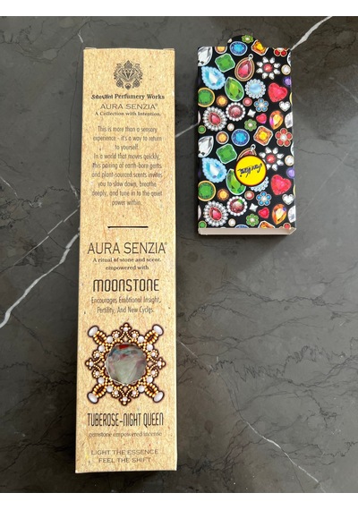 Sree Vani Marka Aura Senzia Doğal Aytaşı Parçaları Hediyeli Elde Sarma Sümbülteber Çiçeği Tütsüsü-8 Adet Çubuk Tütsü