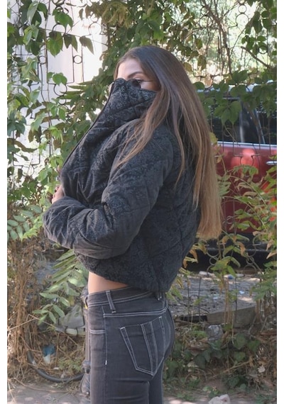 Siyah Dik Yaka Şal Desenli Lüx Kısa Şişme Mont
