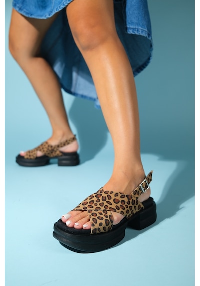 Luvishoes Luvi Shoes Lungo Siyah Sarı Desenli Çapraz Bantlı Kalın Tabanlı Kadın Sandalet Leopar
