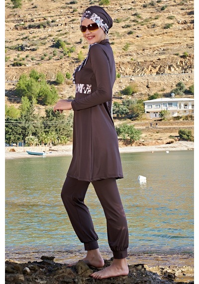 Ruko Maio Rukomayo Desenli Fırfırlı Balıkçı Yaka Micro-lycra Esnek-su Itici Kumaş Siyah Tam Tesettür Mayo Ruko Maio Rukomayo Desenli Fırfırlı Balıkçı Yaka Micro-lycra Esnek-su Itici Kumaş Siyah Tam Tesettür Mayo