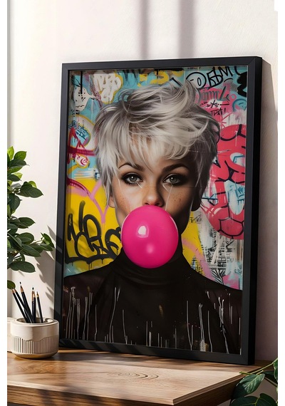 Pembe Sakız Balonu Patlatan Kadın Grafiti Çerçeveli Tablo - Pop Art Poster Tablo