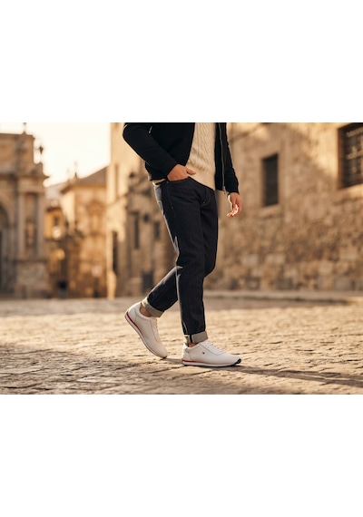 Growish Gd0137 Hakiki Deri Günlük Kullanım Darbe Emici Termoaktif Hafif Taban Spesifik Beyaz Renk Casual Spor Klasik Sneaker Ayakkabı Growish Gd0137 Hakiki Deri Günlük Kullanım Darbe Emici Termoaktif Hafif Taban Spesifik Beyaz Renk Casual Spor Klasik Sneaker Ayakkabı