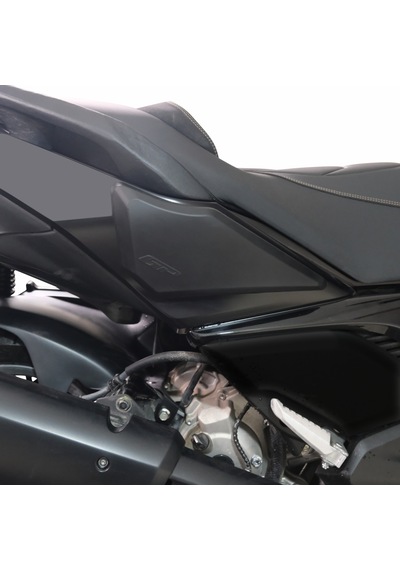 GP Kompozit Yamaha XMAX 250 2023-2024 Uyumlu Bacak ve Sele Altı Grenaj Koruma Seti Siyah