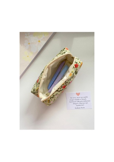 Çiçekli Puf Puf Kalemlik 18x7x6 Cm Astarlı, Elyaflı, Fermuarlı Kalem Kutusu / Okul Kalemliği Yeşil Yeşil