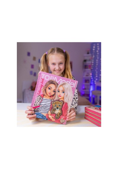 Topmodel Leoheart Spiral Boyama Kitabı 40 Sayfa Çıkartmalı Kız Çocuk Boyama Defteri Çok Renkli