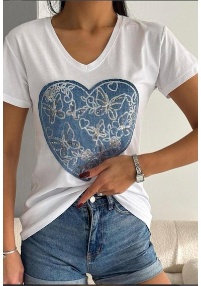 Kalp Şekilli Nakış İşlemeli T-shirt Beyaz