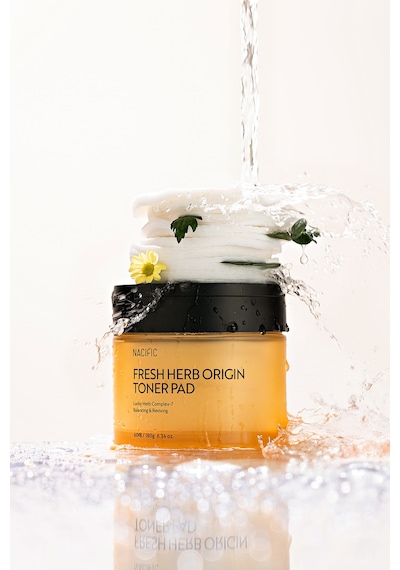 NACIFIC Fresh Herb Origin Toner Pad 60 Adet , Bitki Özleri + Nem Desteği , Tazeleyici & Arındırıcı Tonik Ped