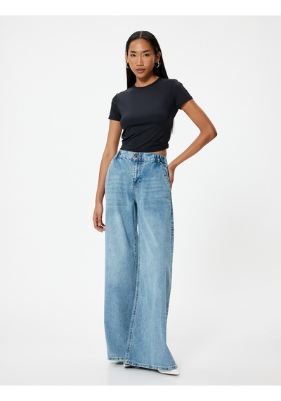 Koton Arkası Pencere Detaylı Tişört Kısa Kollu Yuvarlak Yaka Slim Fit Siyah 4sak50684ek Siyah
