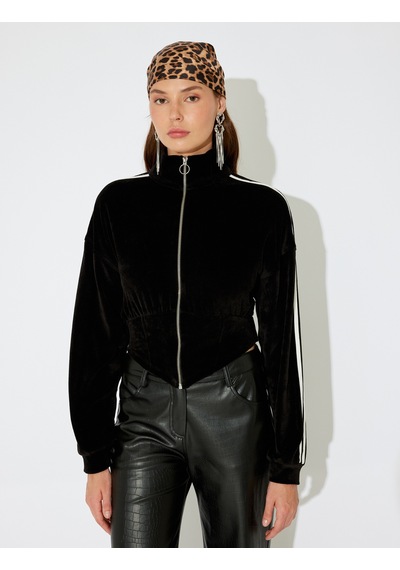 Koton Kadife Fermuarlı Şerit Detaylı Dik Yaka Asimetrik Crop Sweatshirt Siyah 5wal10782ık Siyah Koton Kadife Fermuarlı Şerit Detaylı Dik Yaka Asimetrik Crop Sweatshirt Siyah 5wal10782ık Siyah