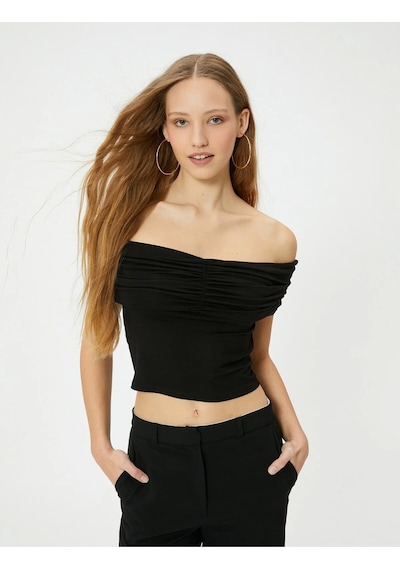 Koton Madonna Yaka Tişört Crop Drape Detaylı Viskoz Kumaş Siyah