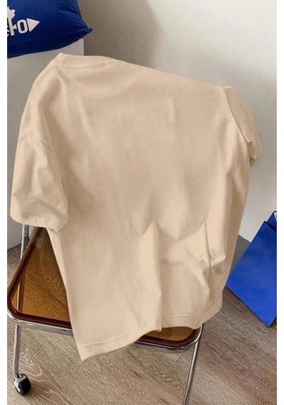 Bambu Panda Grafikli Cep Detaylı Kısa Kollu Oversize Unisex Bisiklet Yaka Tişört Taş Rengi Bambu Panda Grafikli Cep Detaylı Kısa Kollu Oversize Unisex Bisiklet Yaka Tişört Taş Rengi