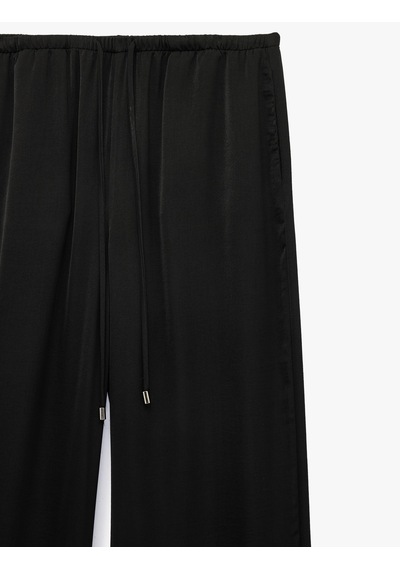 Koton Aerobin Kumaş Straight Fit Cepli Düz Geniş Paça Saten Pantolon Siyah 6sak40384pw