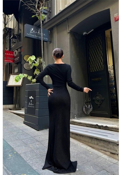 Lior Design Kadın Minimal Tasarım Kalp Yaka Yırtmaçlı Uzun Kollu Abiye Elbise Siyah