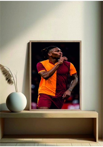 Rafael Leao Sarı Kırmızı Futbol Poster Tablo Doğal Ahşap Çerçeveli Çok Renkli - 919548625 Çok Renkli