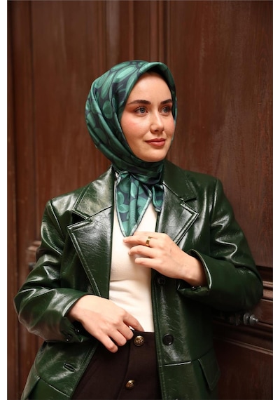Silk Home Twill İpek Eşarp Koyu Yeşil Çağla Papatya Desenli Tok Duruşlu 90x90 Çok Renkli