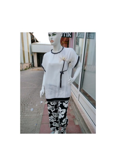 Çınar Boutique Gül Broşlu Büyük Beden Tshirt-ekru - 44 Ekru Ekru